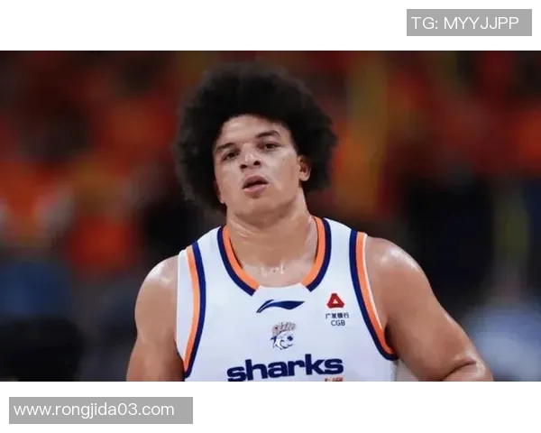 超强个人能力！白边淘汰赛三场均砍两双，洛夫顿得分均破20分